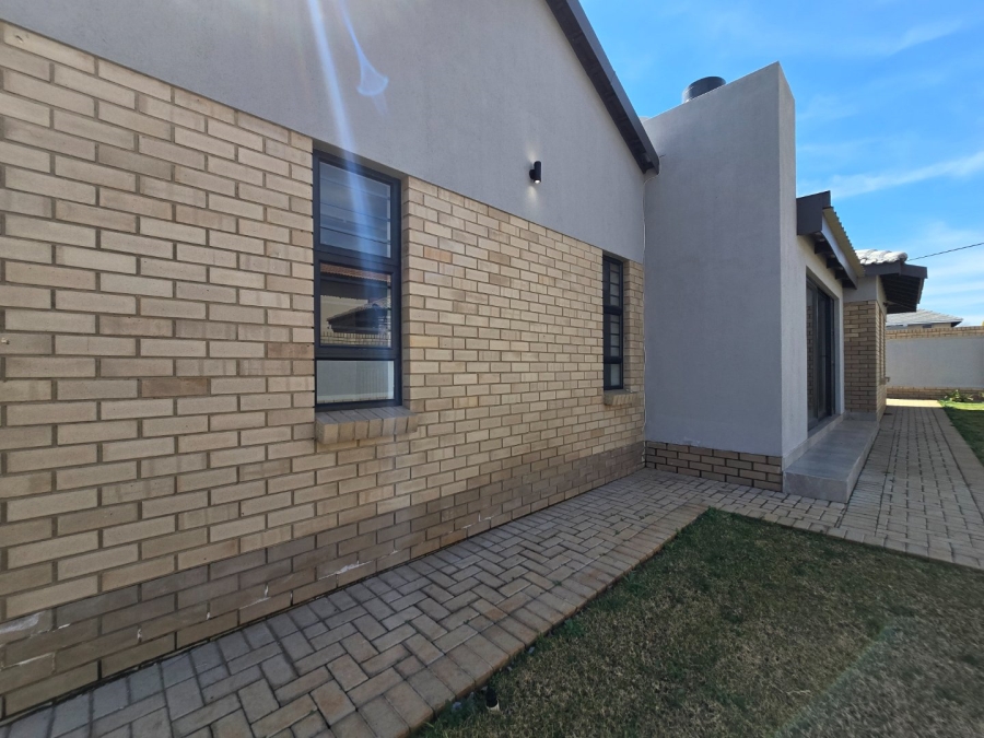 3 Bedroom Property for Sale in Van Der Hoff Park North West